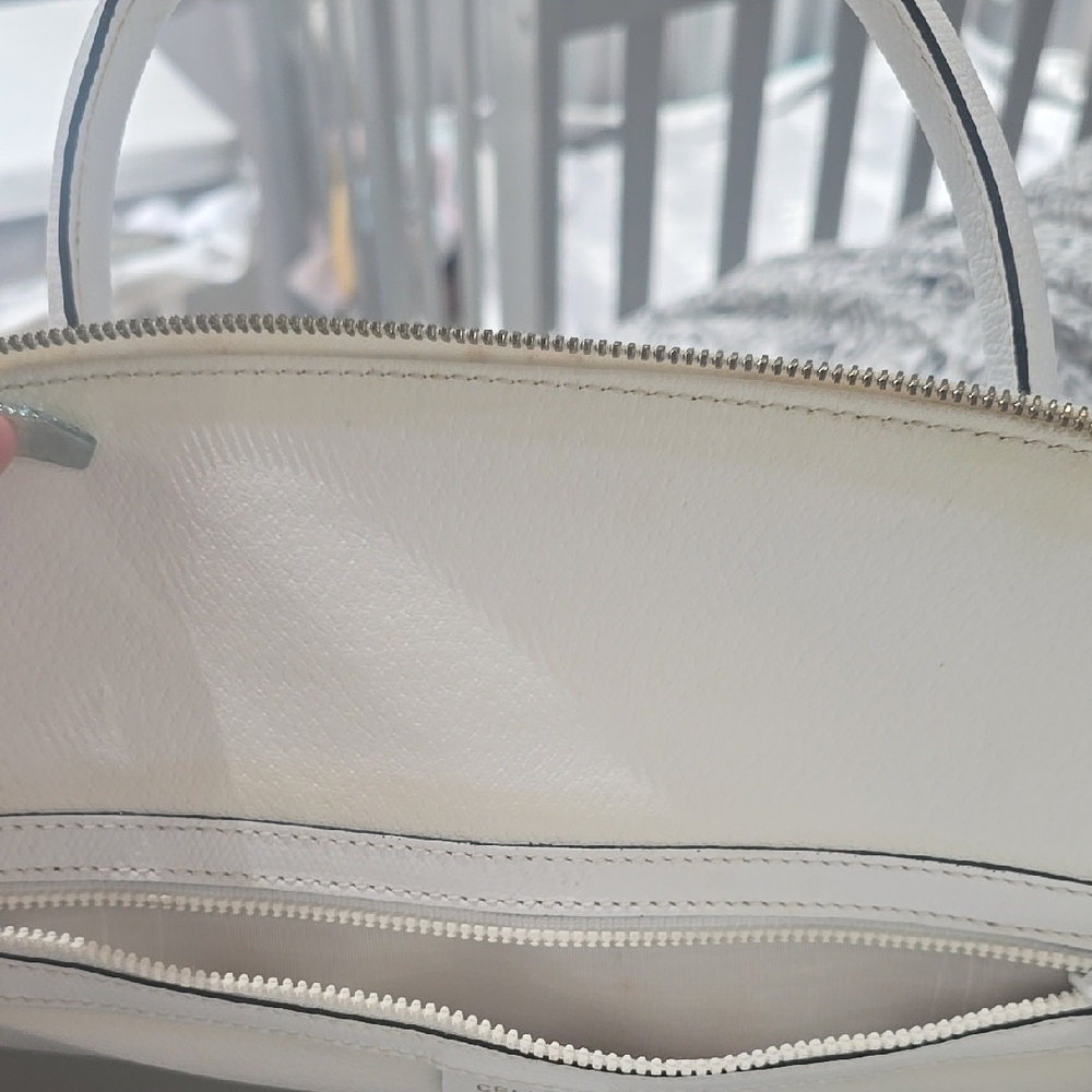 CELINE Elegant White Handbag - Picture 8 of 11